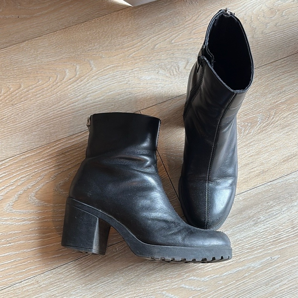 Vagabond Heeled Ankle Boots
